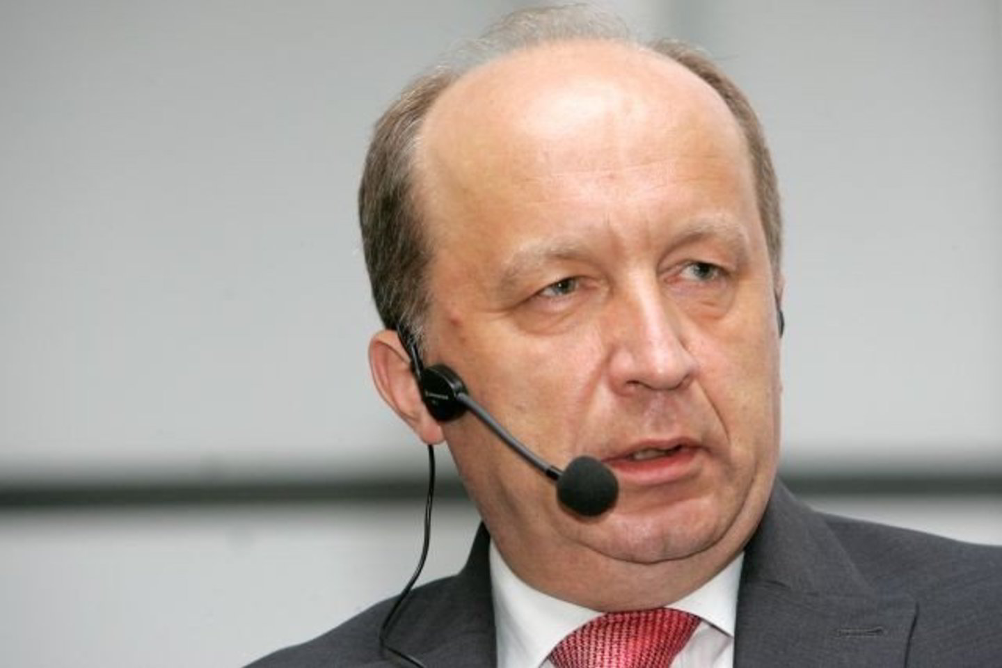 Pasak A.Kubiliaus, Konstitucinis Teismas yra išaiškinęs, kad krizės laikotarpiu bet kokios išmokos iš biudžeto gali būti mažinamos, jeigu mažinama proporcingai ir visiems.