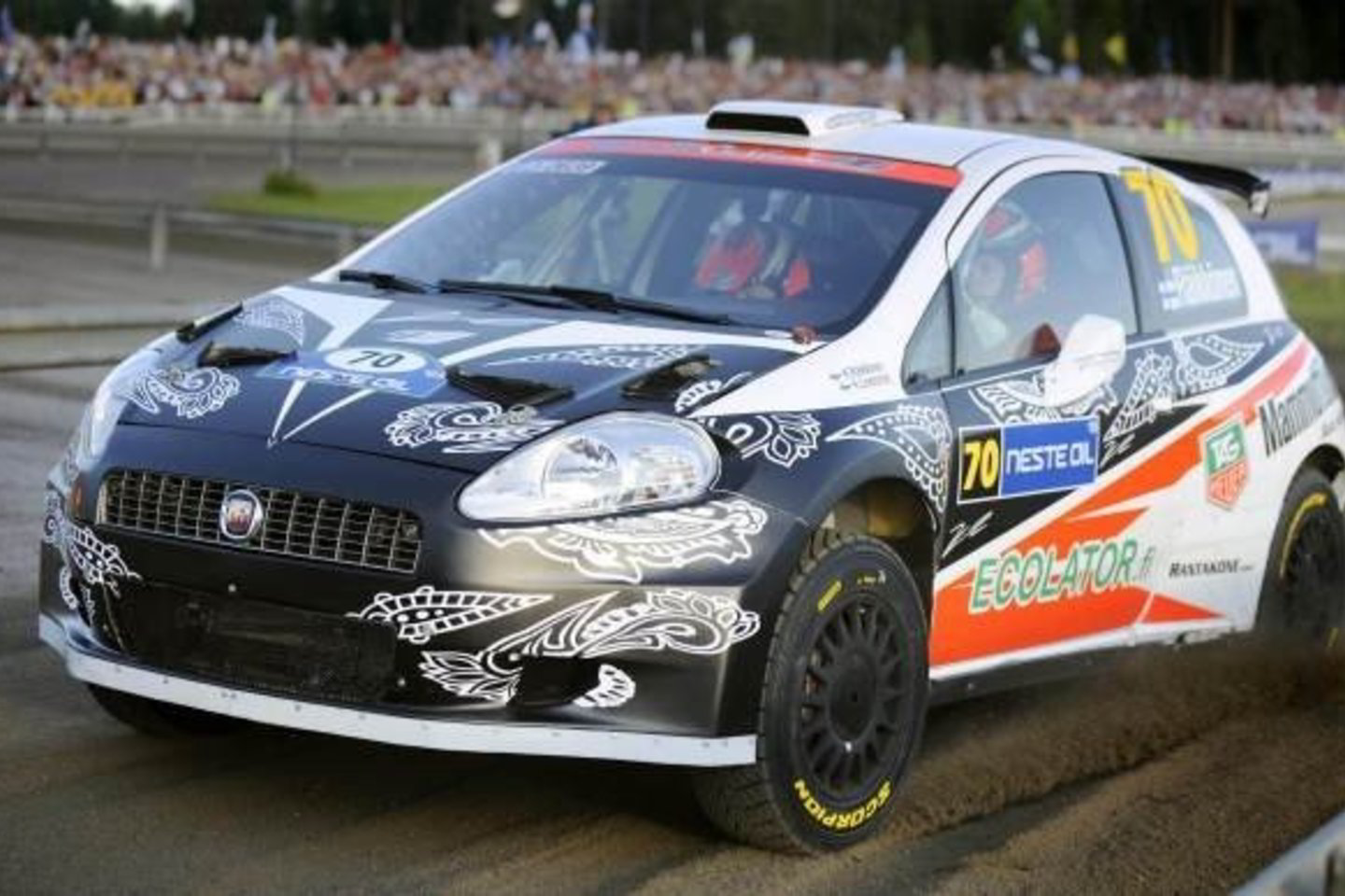 „Fiat“ vairavęs K.Raikkonenas nuo lyderio atsiliko 6,4 sekundės.