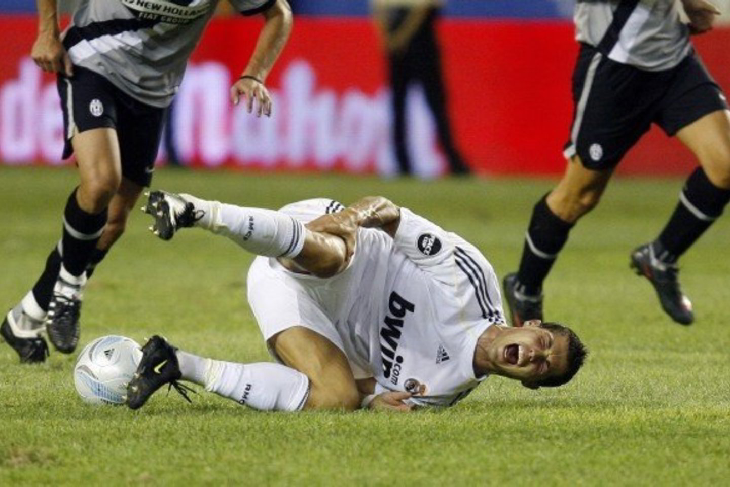 "Juventus" žaidėjai grubiai stabdė C.Ronaldo.