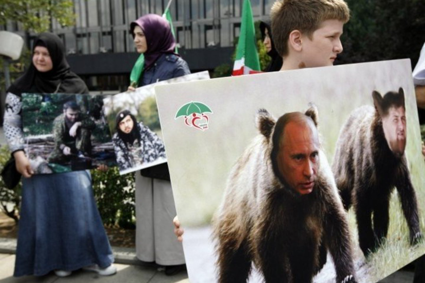 Į Turkiją atvykusį V.Putiną žmonės sutikto protestais.