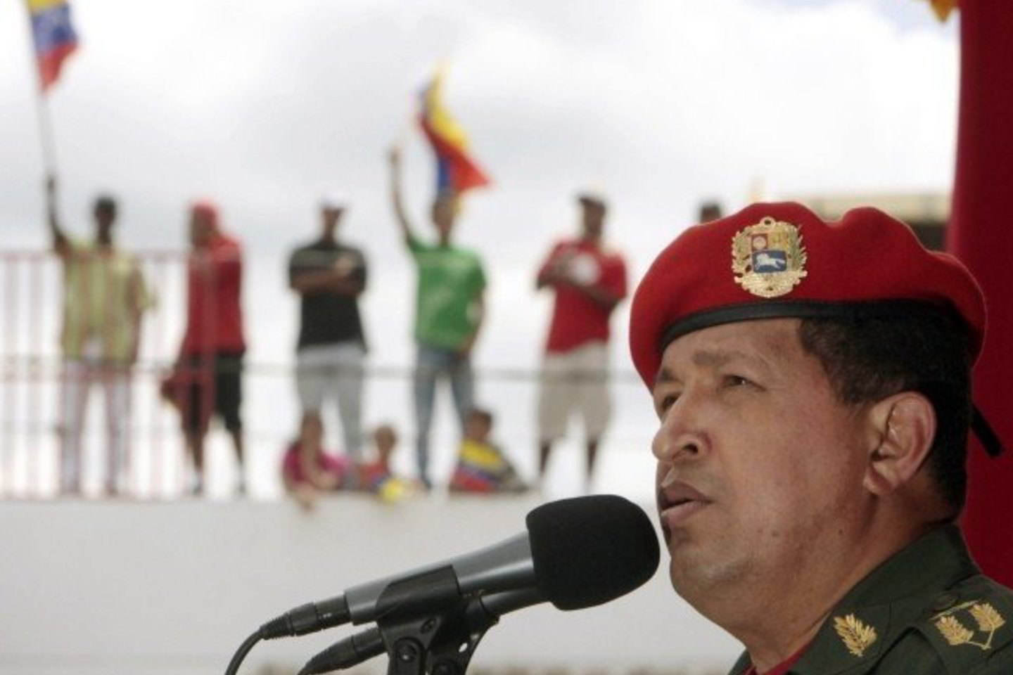 Venesuelos prezidentas H.Chavezas stiprina šalies ginkluotę.