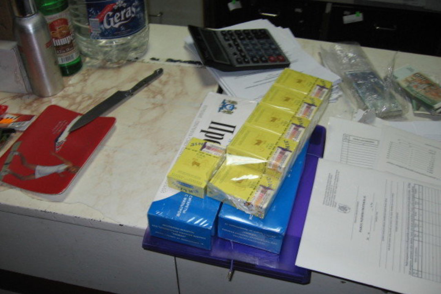 Parduotuvėje buvo pardavinėjamos kontrabandinės cigaretės.