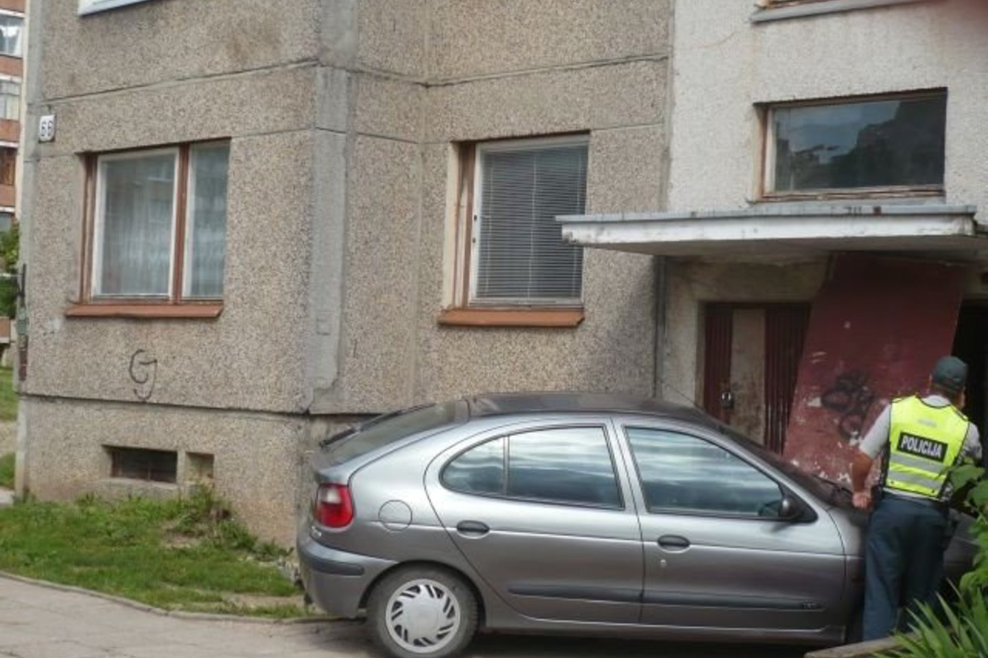 „Renault Megane“ įvažiavo į Chemikų gatvės 66 namą.