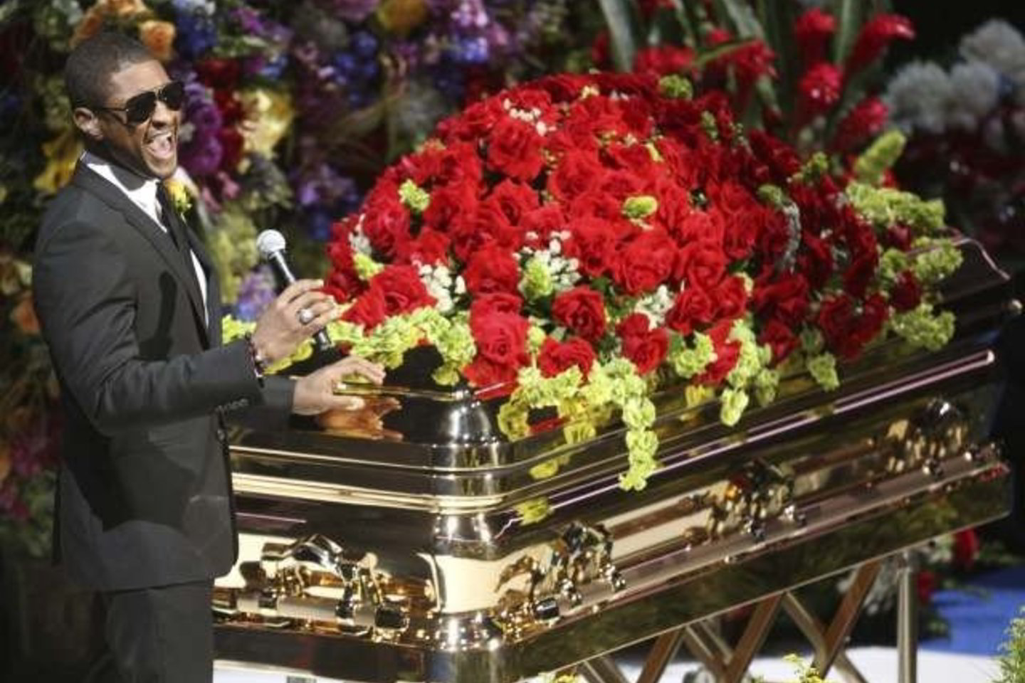 Legendinis popatlikėjas Michaelas Jacksonas, anot žiniasklaidos, bus palaidotas bevardžiame kape Los Andžele.