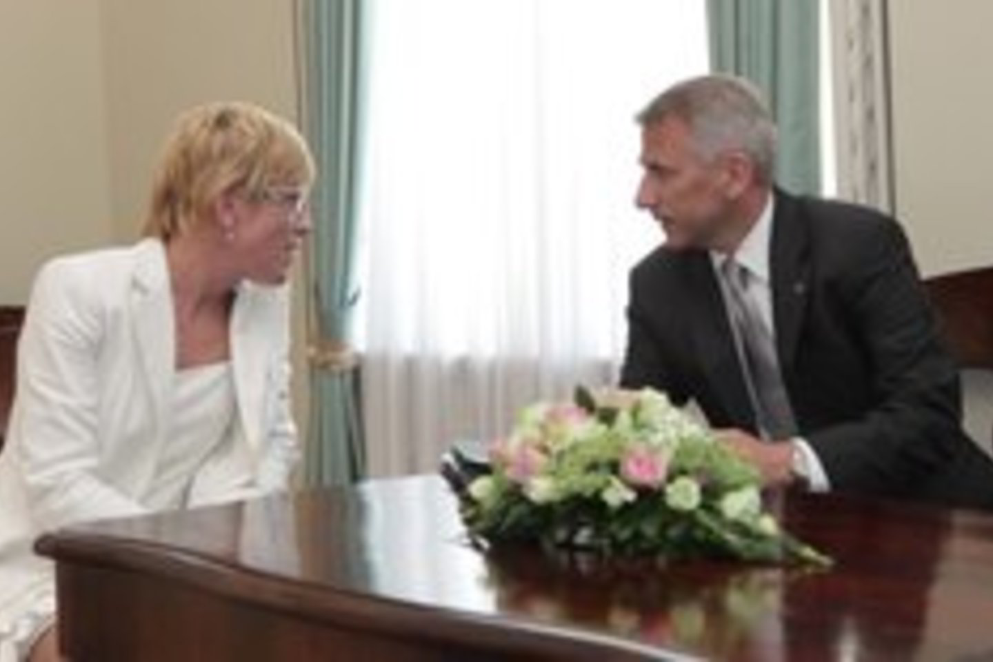 Penktadienį šalies vadovė susitiko su premjerą pavaduojančia finansų ministre I.Šimonyte ir užsienio reikalų ministru V.Ušacku.