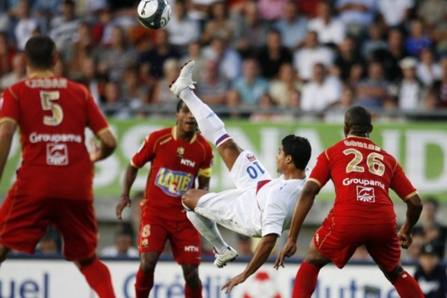 Liono „Olympique“ futboininkai (balta apranga) su Le Mano futbolininkais sužaidė lygiosiomis.