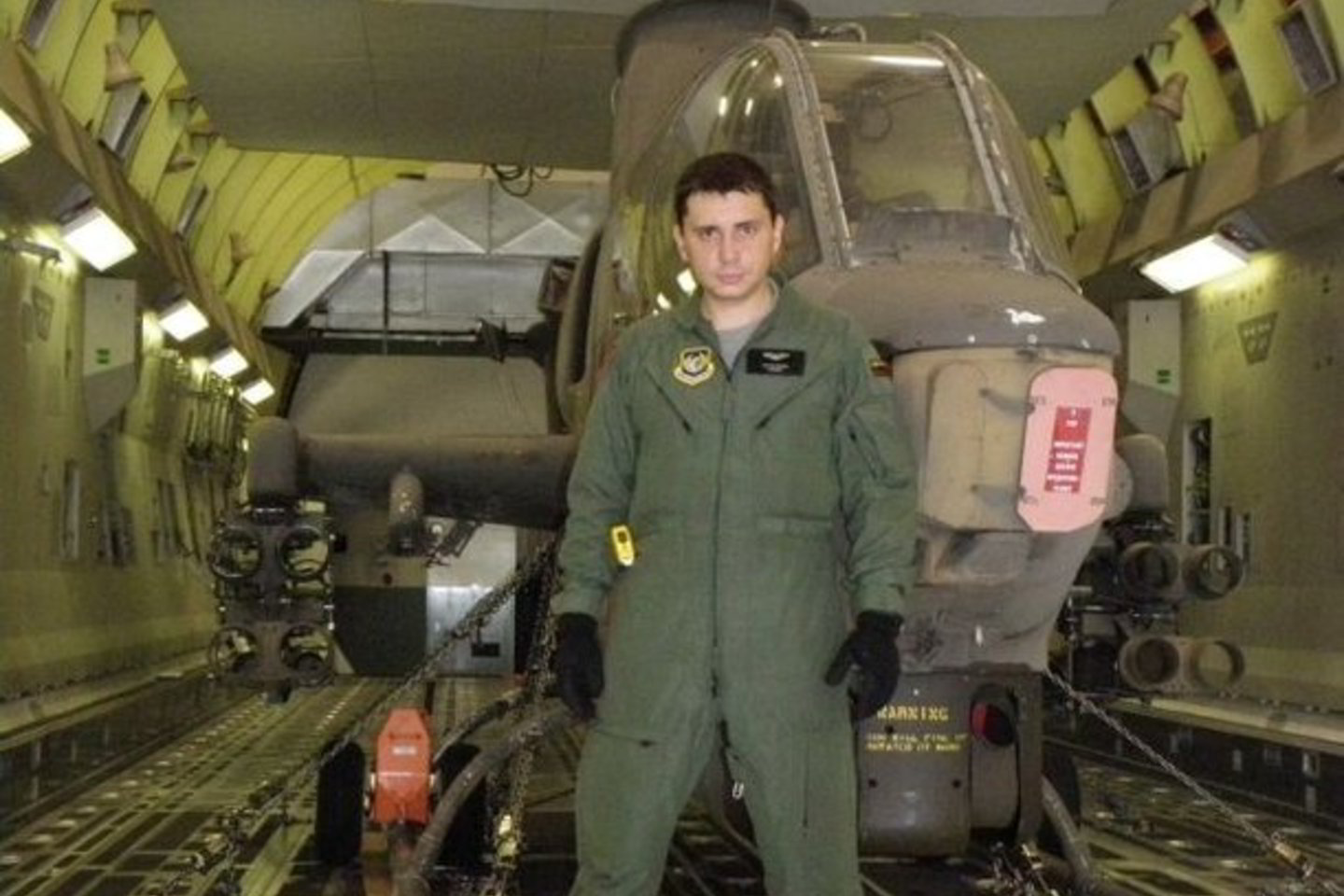 Srž. M.Šalkauskas mokėsi Oklahomos valstijoje trijų mėnesių teorijos ir praktikos kursuose lėktuvo borto operatoriaus kvalifikacijai įgyti.