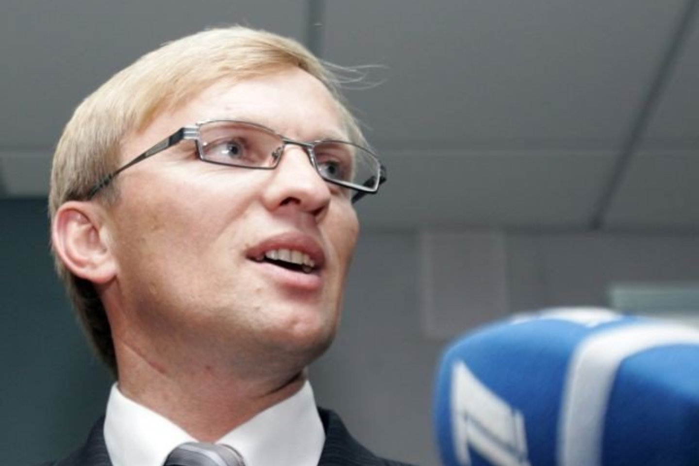 A.Valantino sesuo buvo pagauta mokanti atlyginimus vokeliuose.
