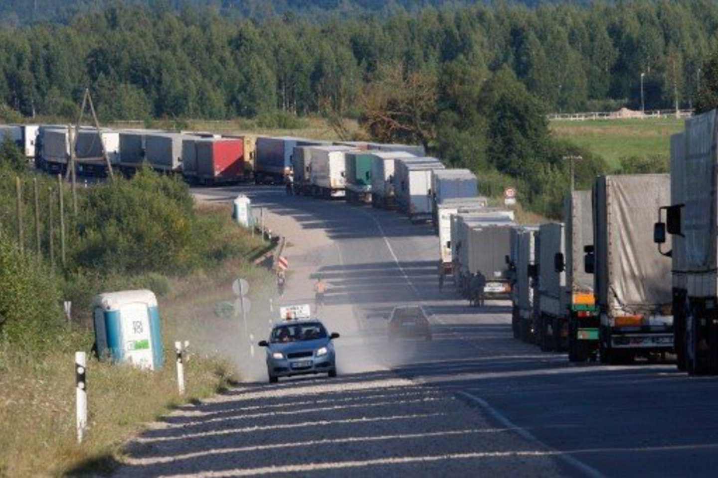 Latvijos ir Rusijos pasienyje Lietuvos vežėjai įstrigę jau daugiau nei savaitę.