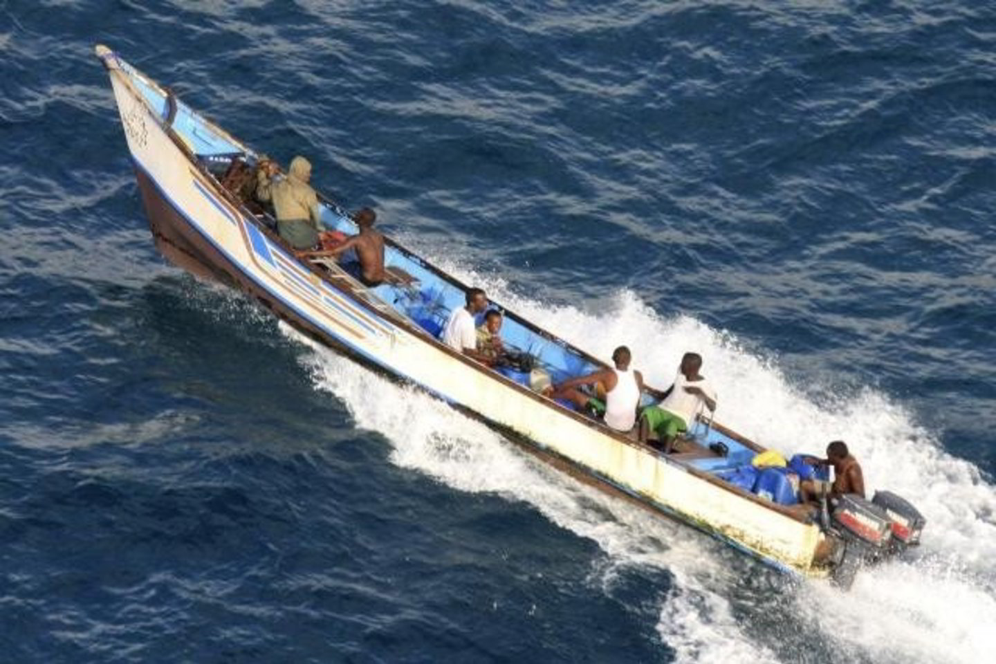 Nuo Egipto žvejų nukentėję piratai žada keršyti.