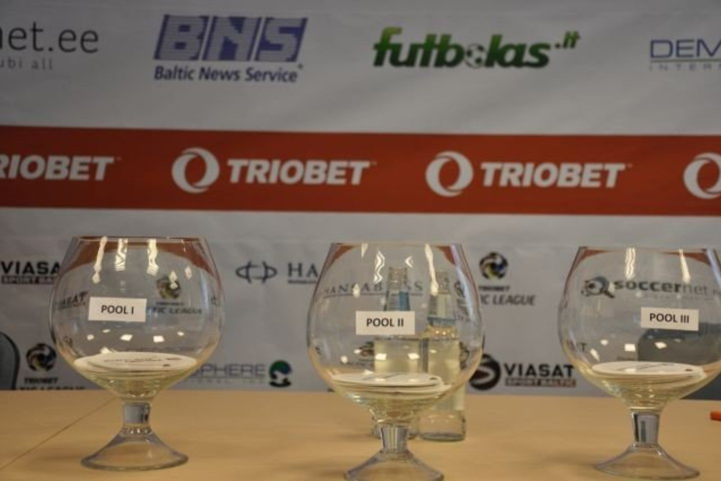 Pirmosios aštuntfinalio rungtynės bus žaidžiamos rugsėjo 22 ir 23 dienomis.