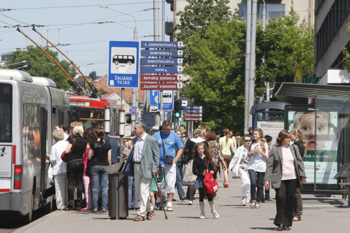Tualetu galės pasinaudoti troleibusų ir autobusų "Žaliojo tilto" stotelėje laukiantys žmonės.