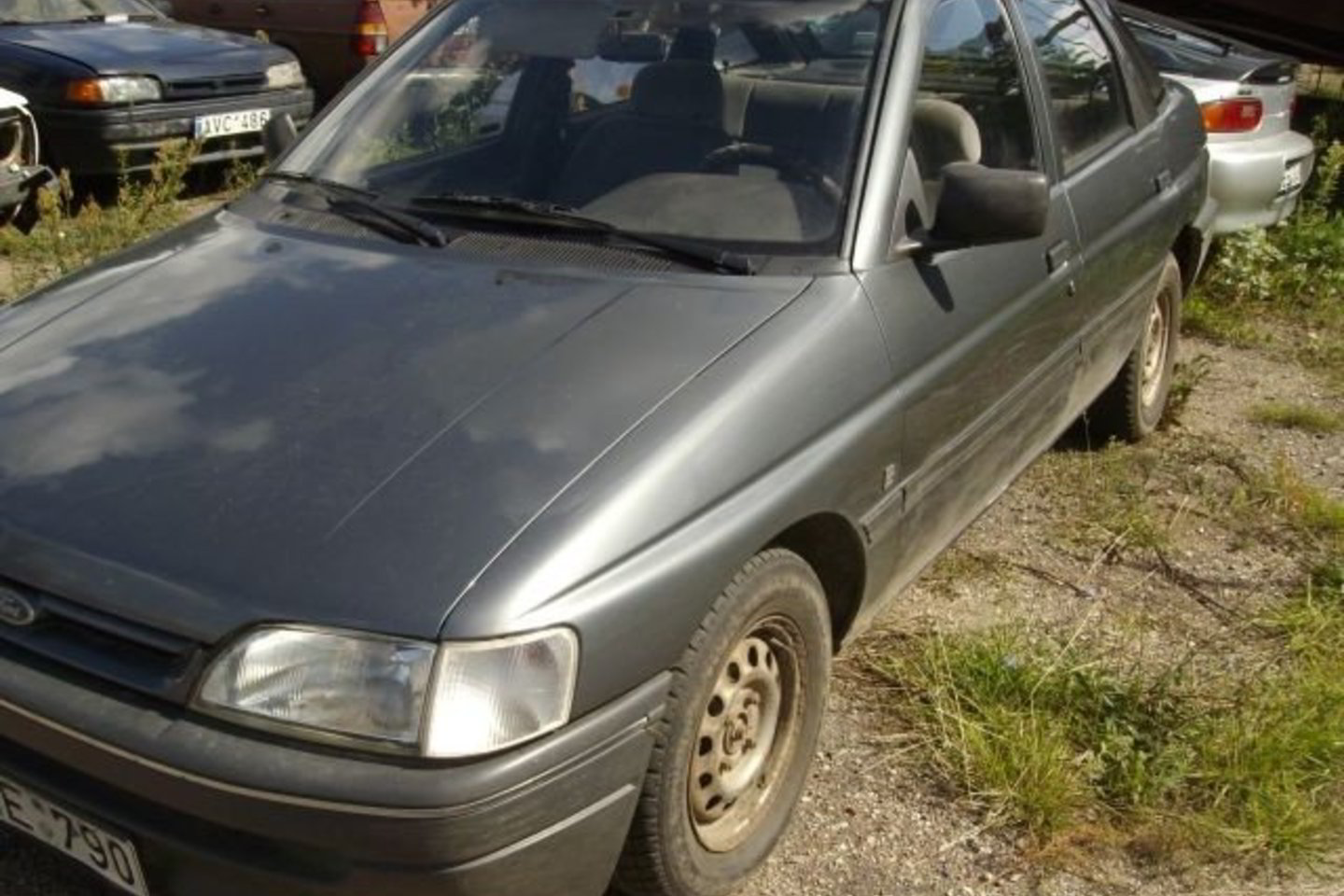 Policija aiškinasi, kam priklauso transporto priemonė ir kodėl prie jos vairo sėdo teisės vairuoti neturėjęs nepilnametis.