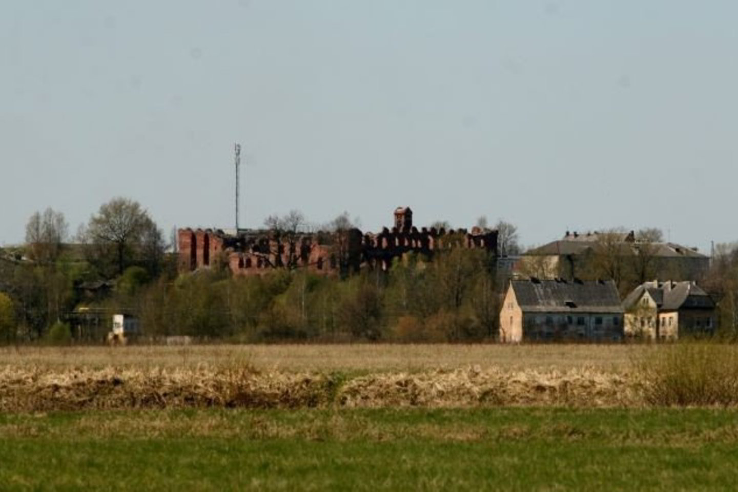 Už Ragainės pilies griuvėsių renkama vieta Baltijos atominės elektrinės statybai.