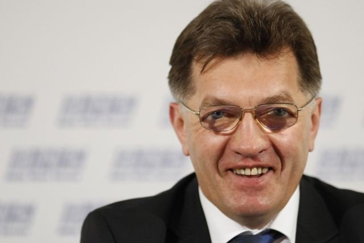 „Kol kas partijos nesame gavę siūlomo susitarimo“, - sako LSDP pirmininkas Algirdas Butkevičius.