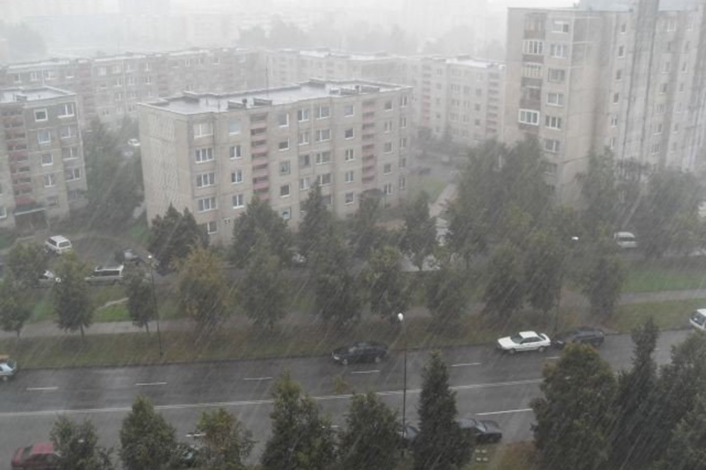 Šiauliuose ne tik lijo, bet ir pasipylė kruša.