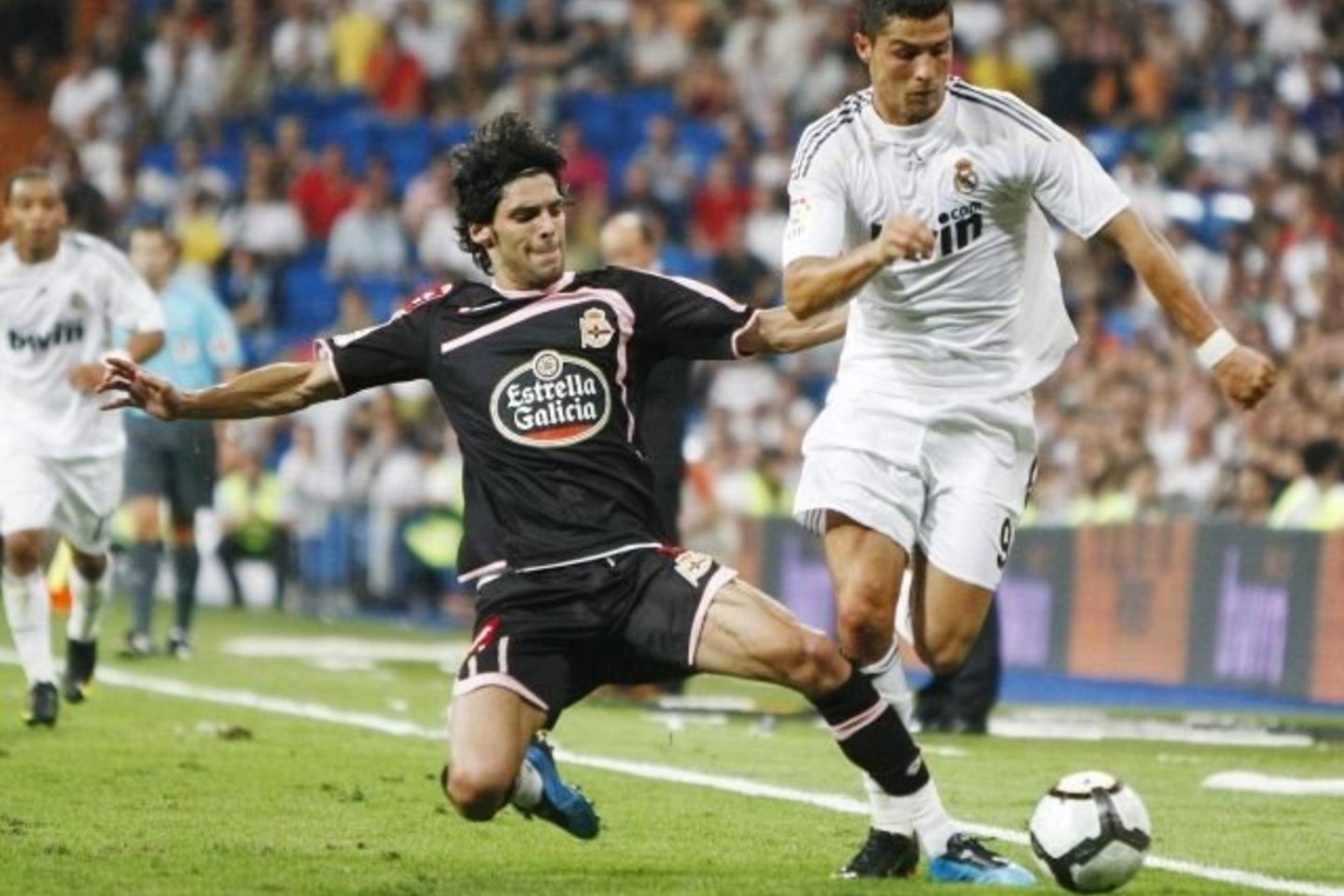Vicečempionas Madrido „Real“ klubas namuose 3:1 nugalėjo La Korunjos „Deportivo“ futbolininkus.