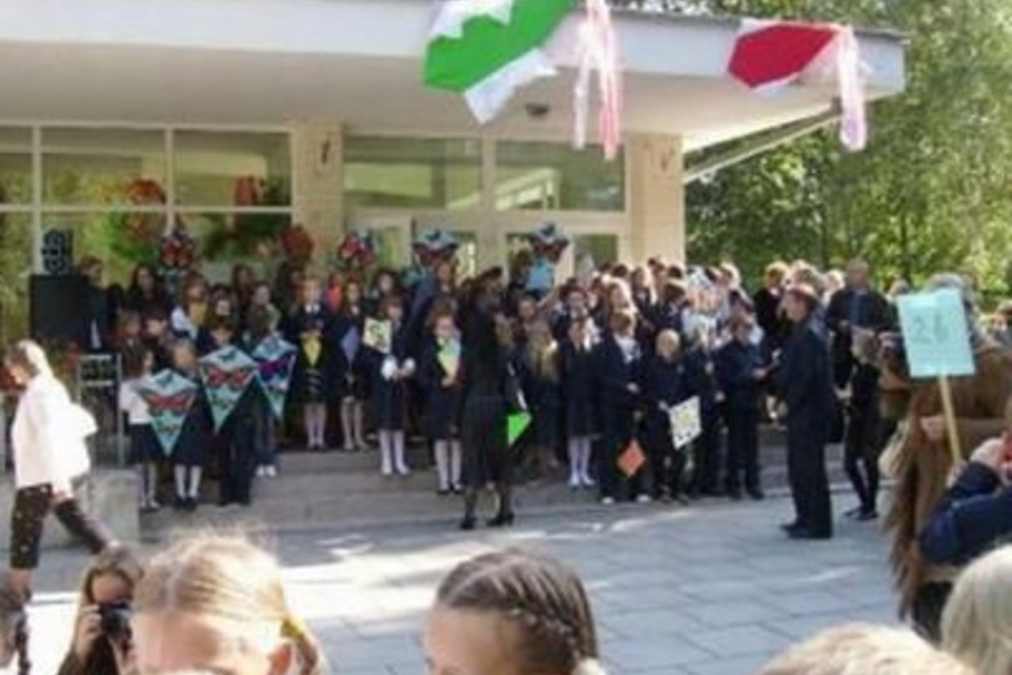 Vilniaus P.Vileišio mokyklos Rugsėjo 1-oji linksma buvo ne visiems šios mokyklos mokiniams.