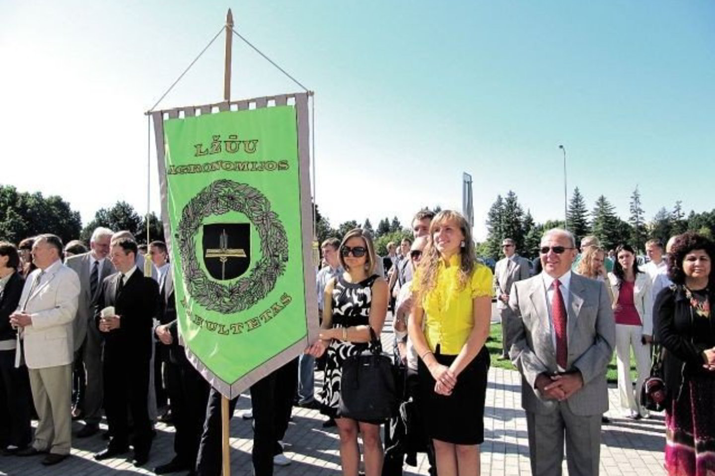 Pirmakursiams sėkmės linkėjo universiteto studentų atstovybės prezidentė Živilė Vištartaitė (antra dešinėje). Ji studijuoja Agronomijos fakultete.