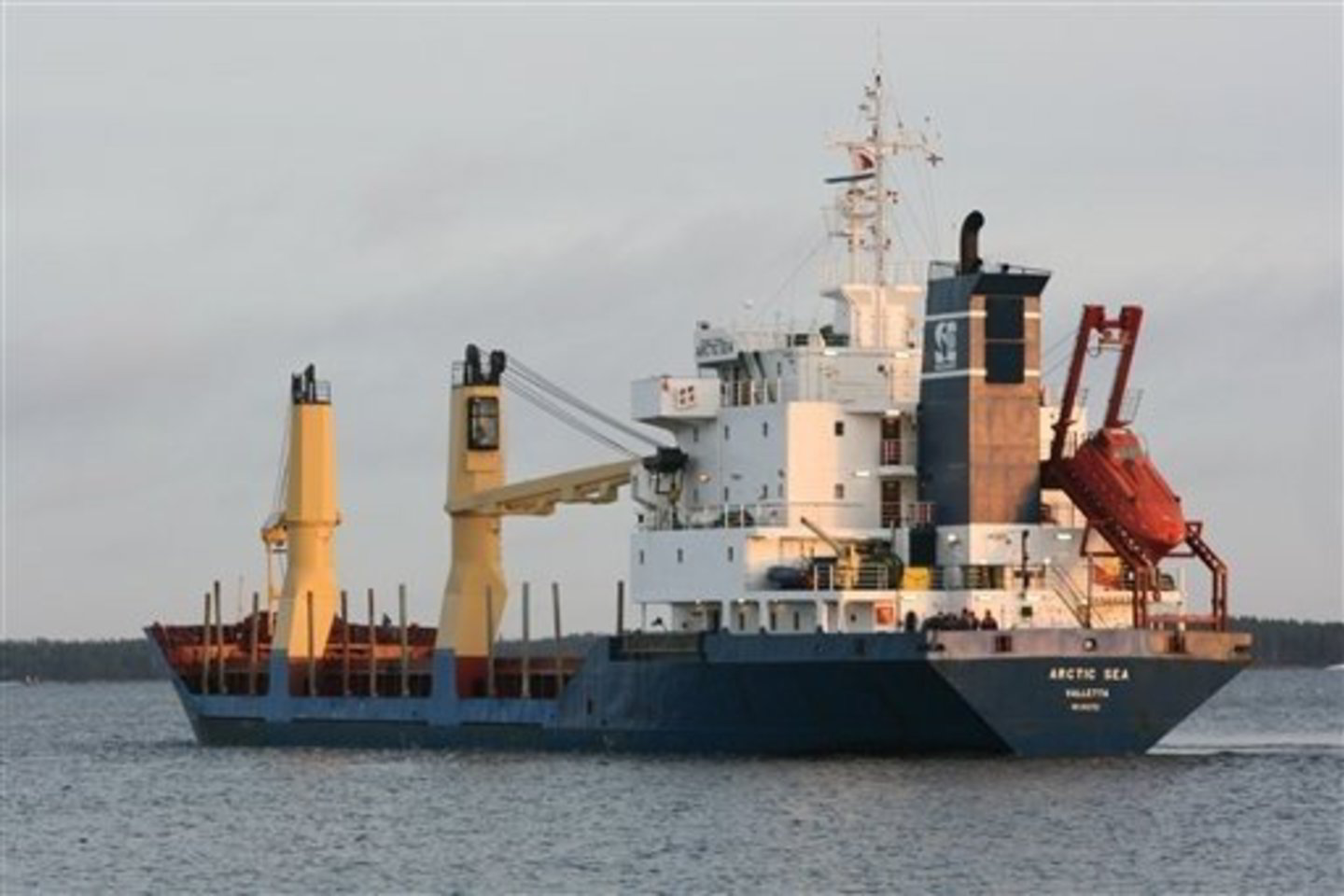 Pasak žurnalisto, skambinęs asmuo tvirtino, kad žmonės, susiję su paslaptinga „Arctic Sea“ byla, yra labai ant jo supykę dėl viešo pasisakymo ir ketina imtis veiksmų prieš jį.