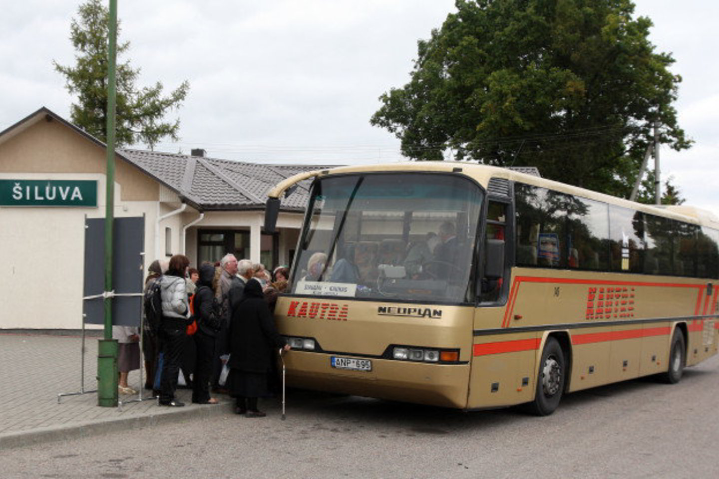 Žygio metu skamba giesmės, dainos, vakarais scenoje organizuojama meninė programa, grupių prisistatymai.