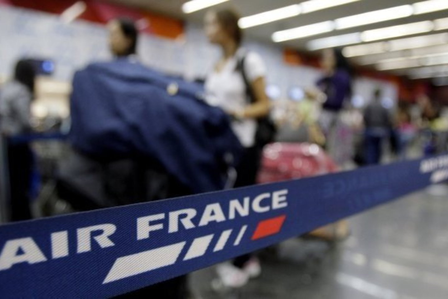 Stambiausia Europos aviacijos kompanija "Air France KLM" paskelbė ketinanti atleisti 1,5 tūkst. darbuotojų.