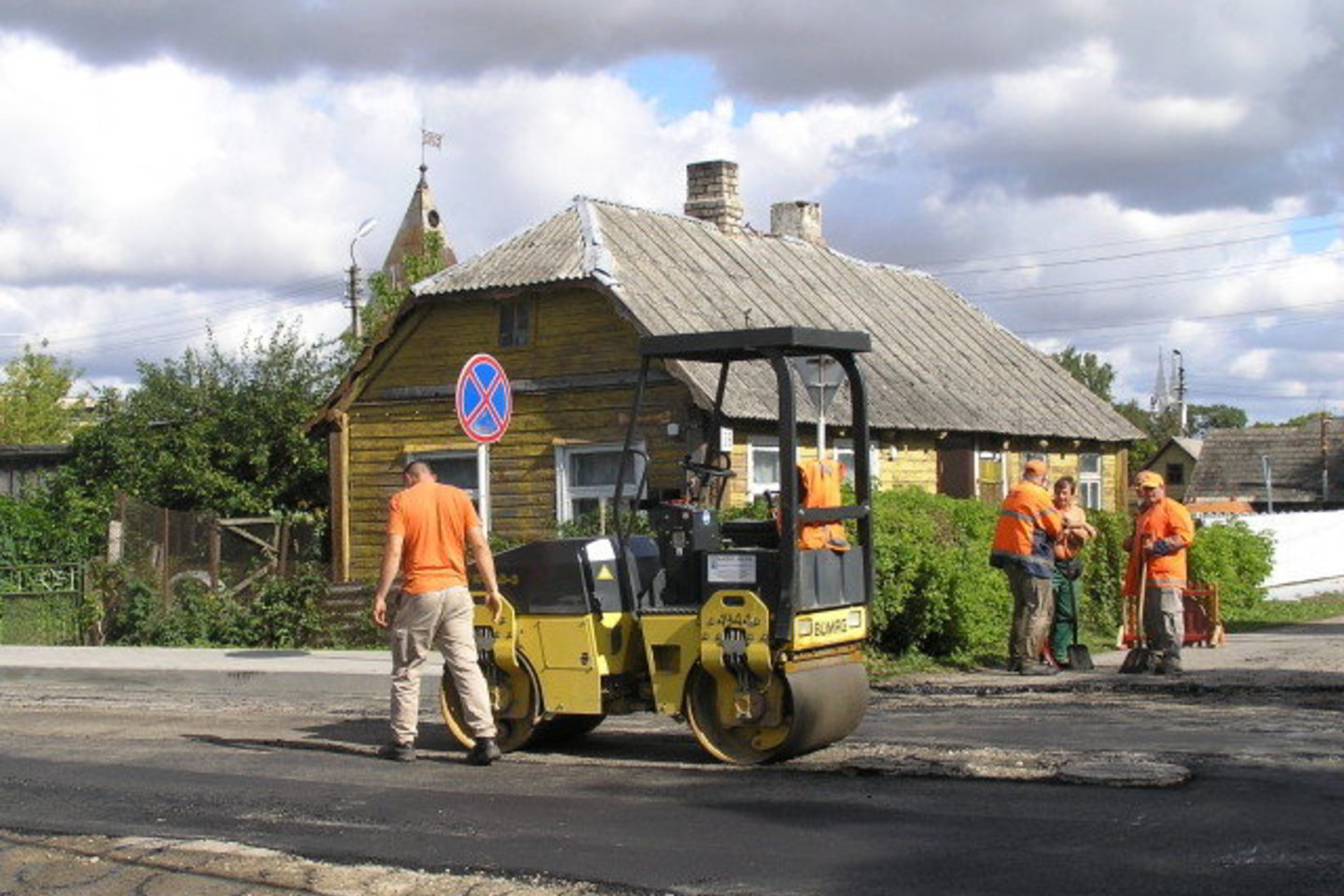 Nedidelėje kelio atkarpoje Dariaus ir Girėno gatvėje nebeliko duobių, ne tik automobilių vairuotojus, bet ir dviratininkus.