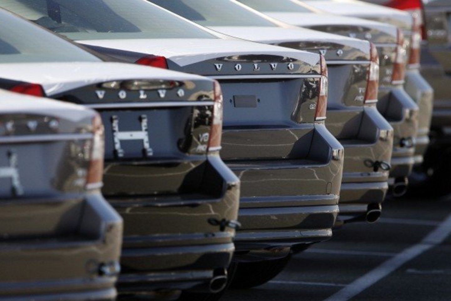 Paskutinį kartą šių metų liepą „Volvo“ skelbė atšaukianti apie 8,5 tūkst. modelių V70 ir S80 dėl galimo defekto siurblyje.