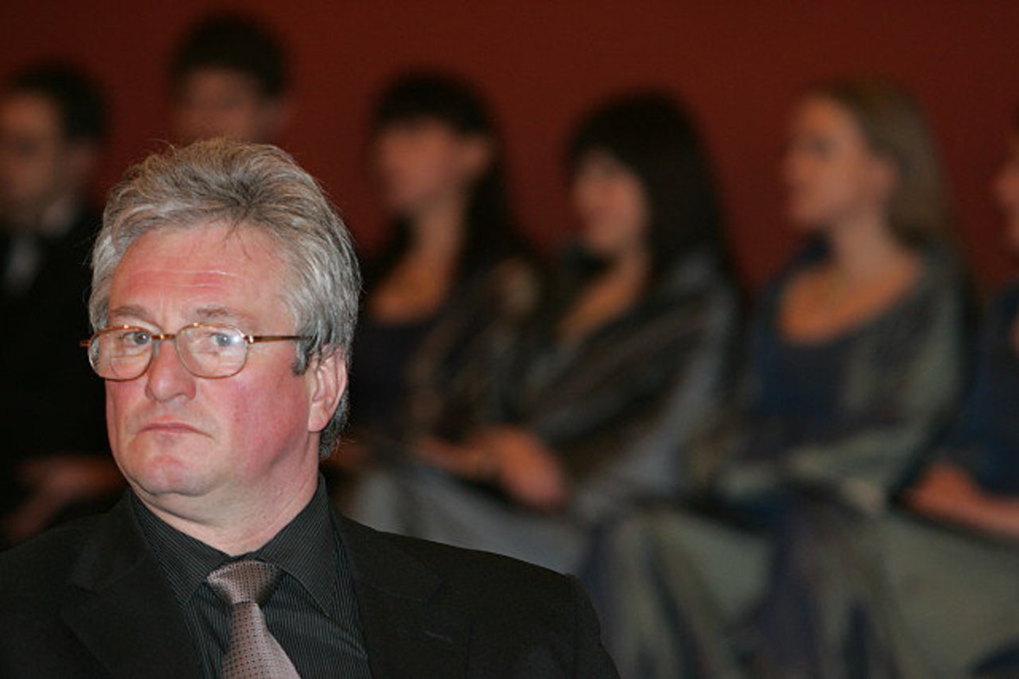 Chorui vadovauja V.Miškinis.