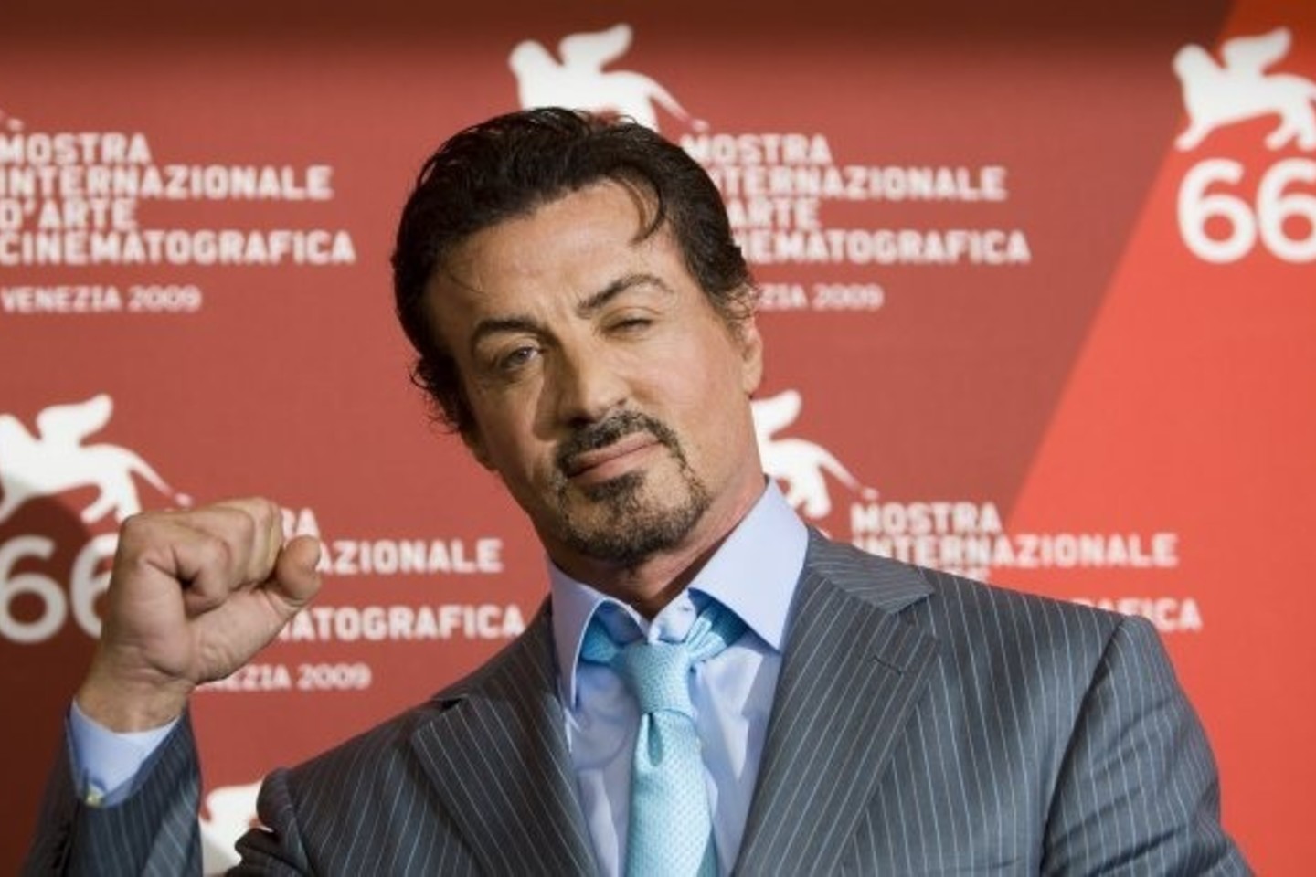 Pasak S.Stallone, jo naujuoju filmu bus siekiama grąžinti į veiksmo filmus kumščius, nes dabar šiame žanre vis labiau įsigali kompiuteriniai efektai.