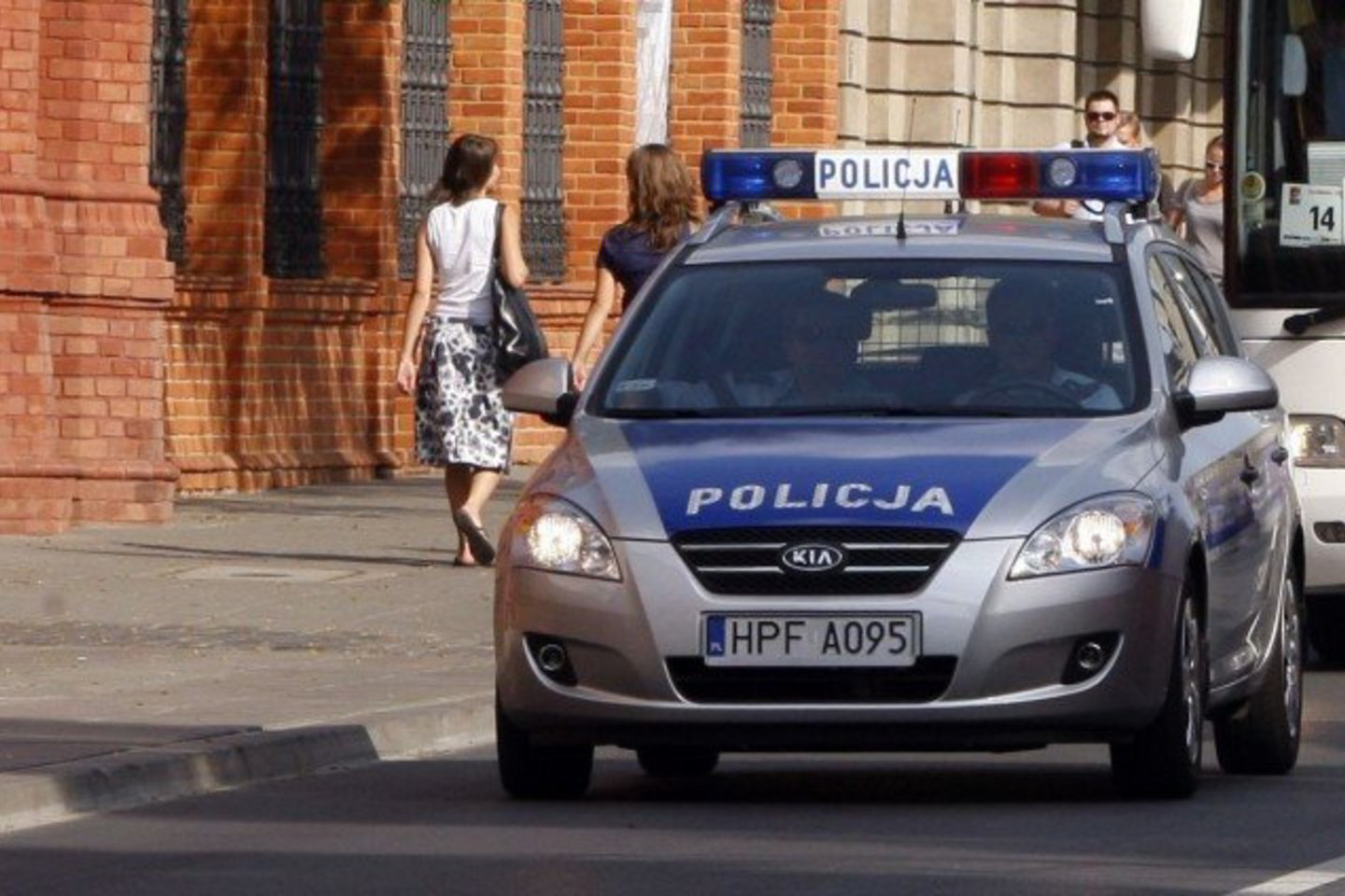 Nors Lodzėje patruliuoja sustiprintos policijos pajėgos, tačiau tai nestabdo įžūlių plėšikų.