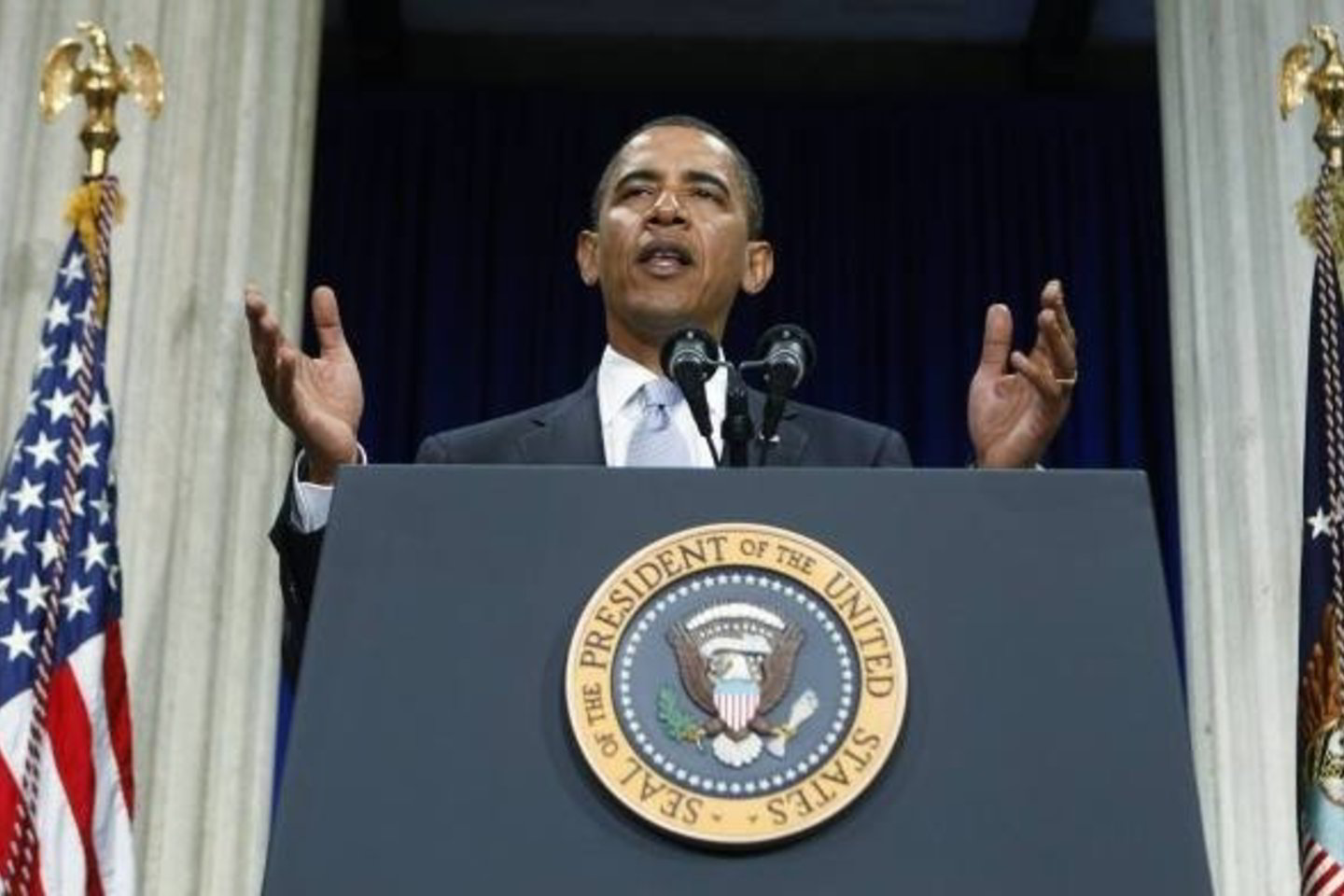 B.Obama sakė, kad prekybos embargas galios tol, kol komunistų valdžia Kuboje išlaisvins politinius kaltinius ir pagerins žmogaus teisių gynimo situaciją.