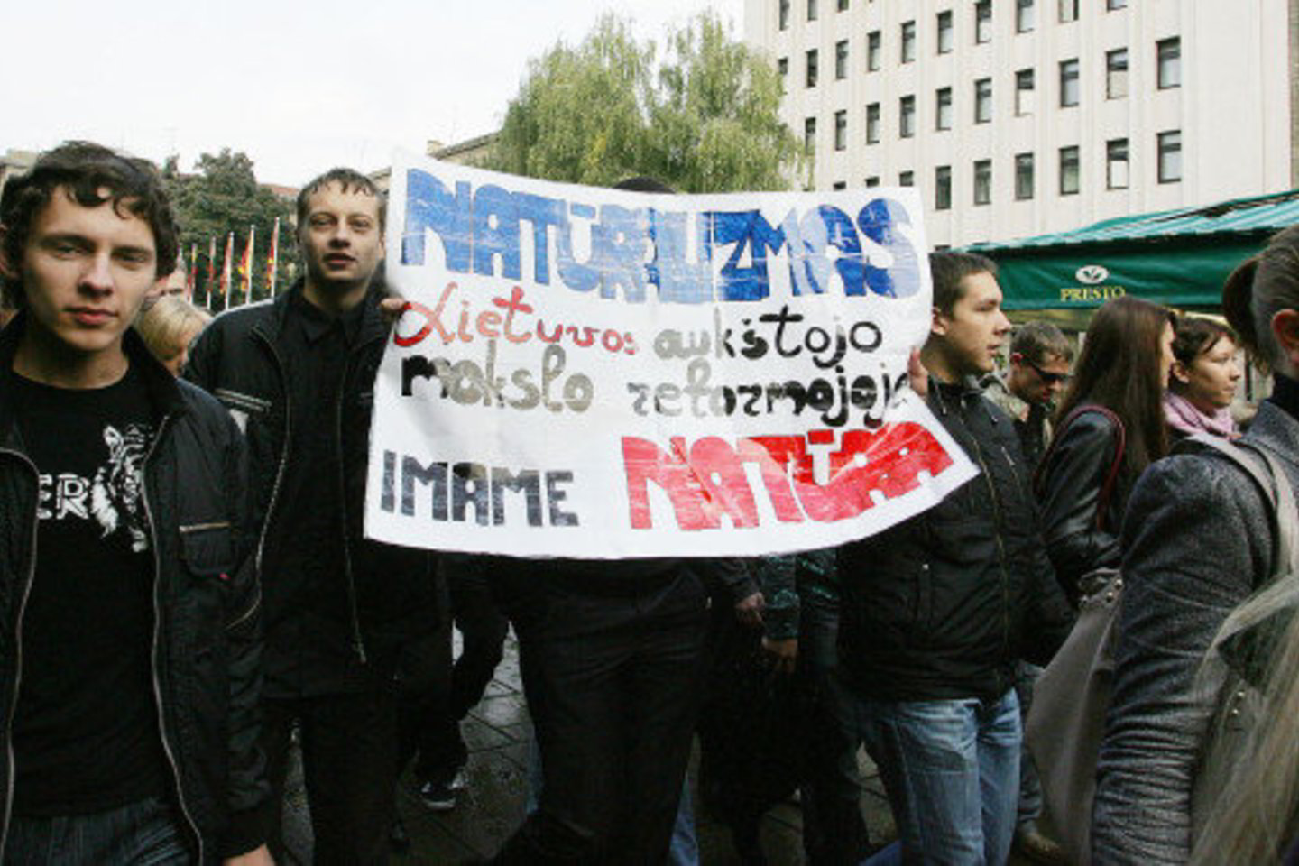 Trečiadienį dėl savo fakulteto ateities piketavo studentai.