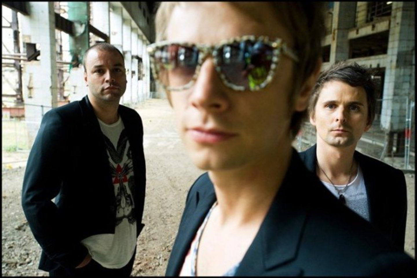 Šią savaitę pasirodžiusiame naujausiame „Muse“ albume „The Resistance“ roko muzika derinama su operos fragmentais bei styginių atliekama muzika.