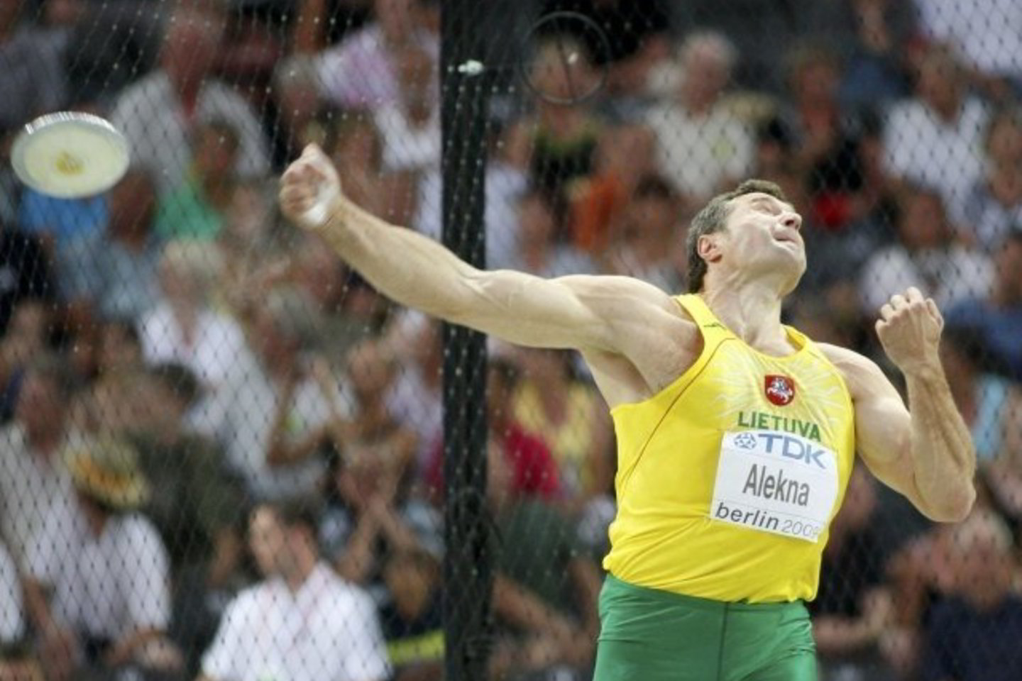 V.Alekna atsigavo po pasaulio čempionato Berlyne, kur dukart olimpiniam ir dukart pasaulio čempionui nepavyko iškovoti medalio.