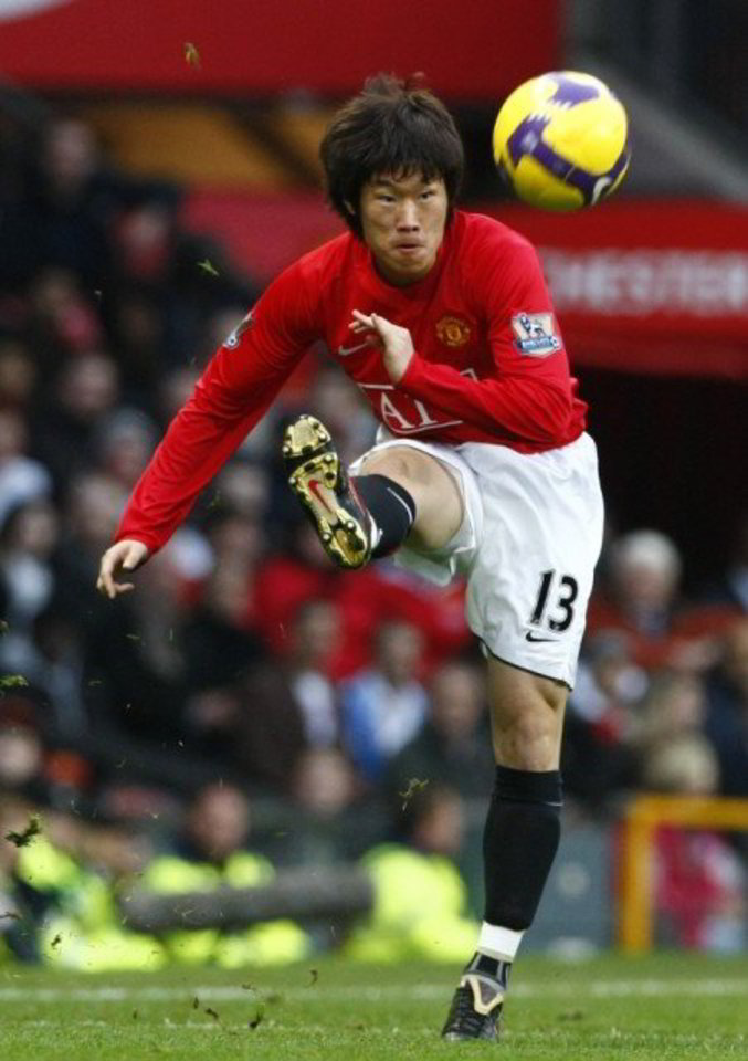 Pietų Korėjos futbolininkas Ji-Sung Parkas „Manchester United“ komandai atstovauja nuo 2005 metų