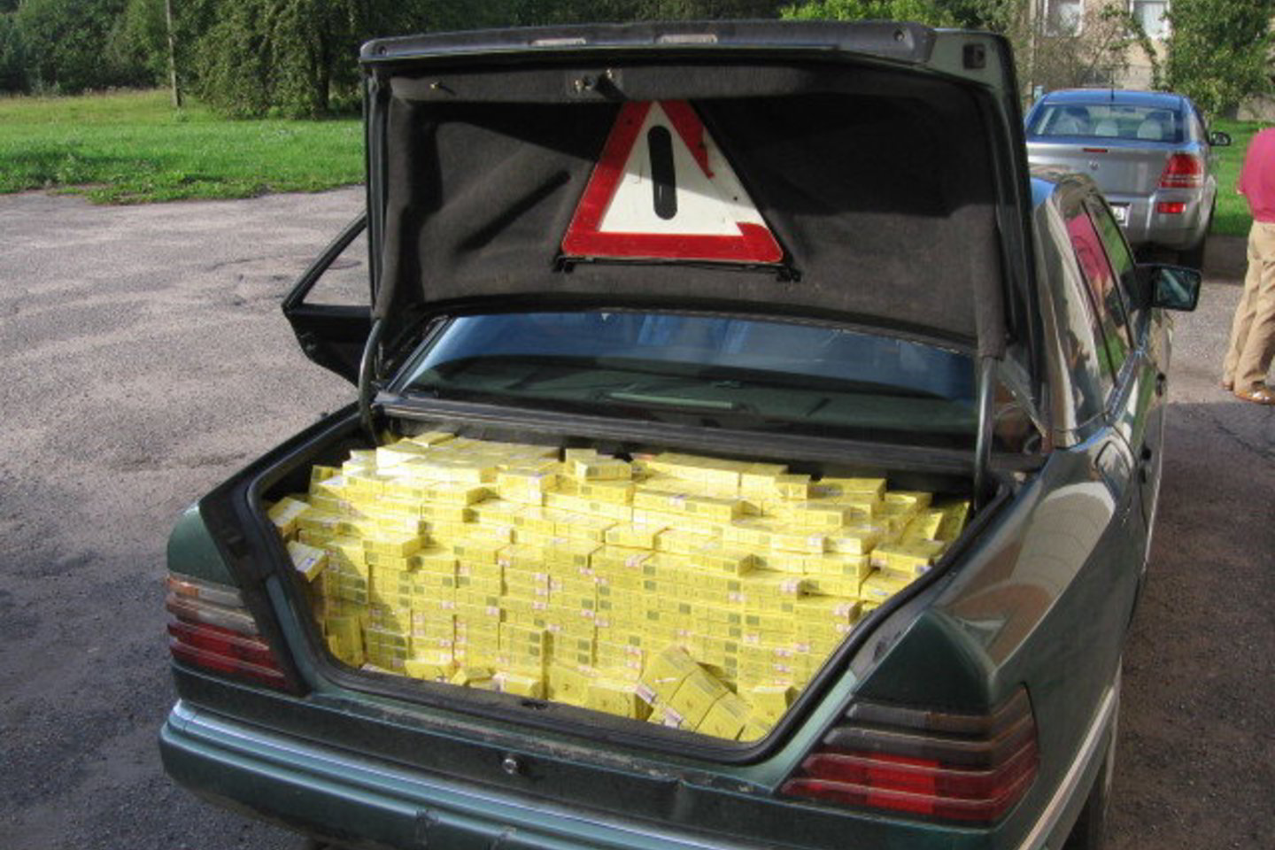Cigaretės ir automobilis laikinai saugomi Lazdijų rinktinėje.