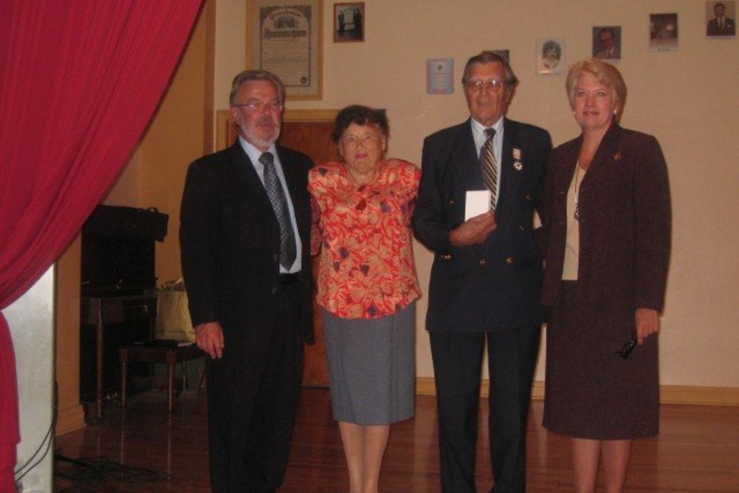 Lietuvos garbės konsulas A.Staškevičius, V.Stankevičienė, L.Stankevičius ir ambasadorė G.Damušytė.