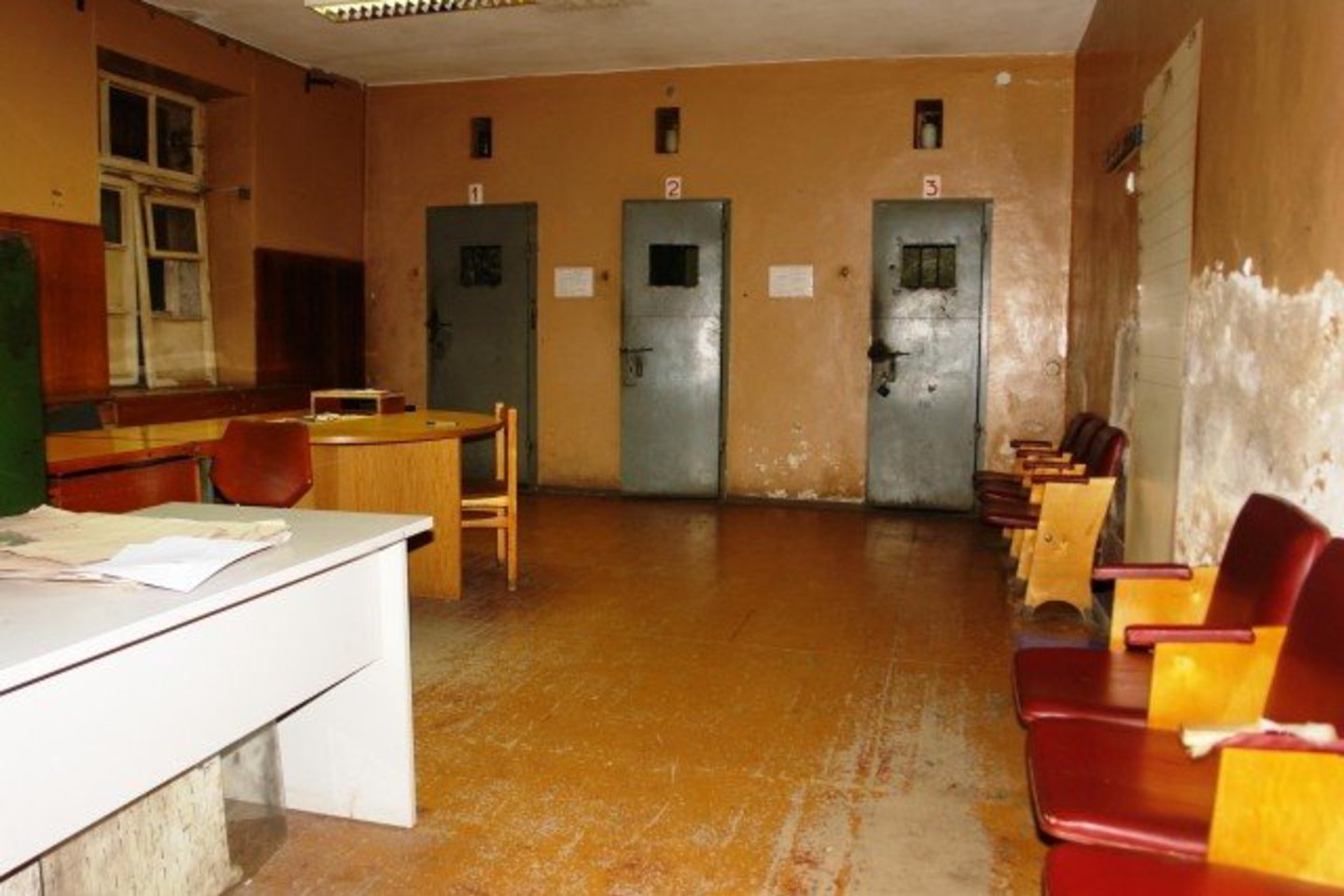 Tokius vaizdus EuroCOP vadovai užfiksavo Vilniaus apskrities VPK Vilniaus miesto 5-ojo policijos komisariato patalpose. Nuotraukoje - bendro naudojimo patalpa.