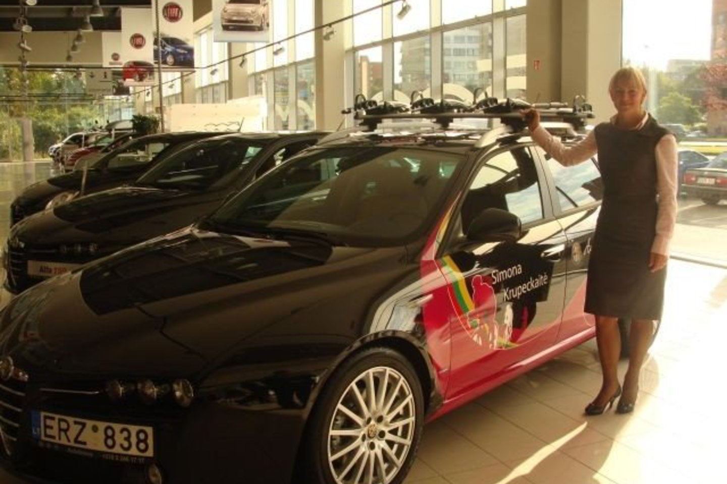 S.Krupeckaitei buvo įteikti „Alfa Romeo 159 Sportwagon“ rakteliai.