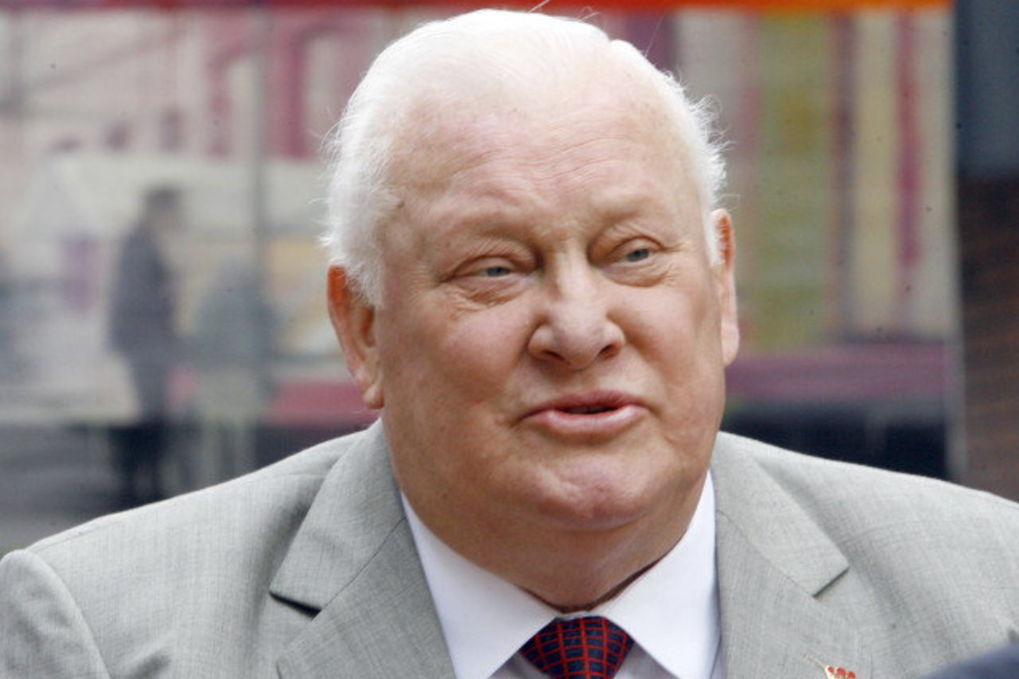 A.Brazauskas pripažino pats ėjęs pas ministrą pirmininką prašyti pinigų Valdovų rūmams, tačiau taip ir nebuvo įleistas.