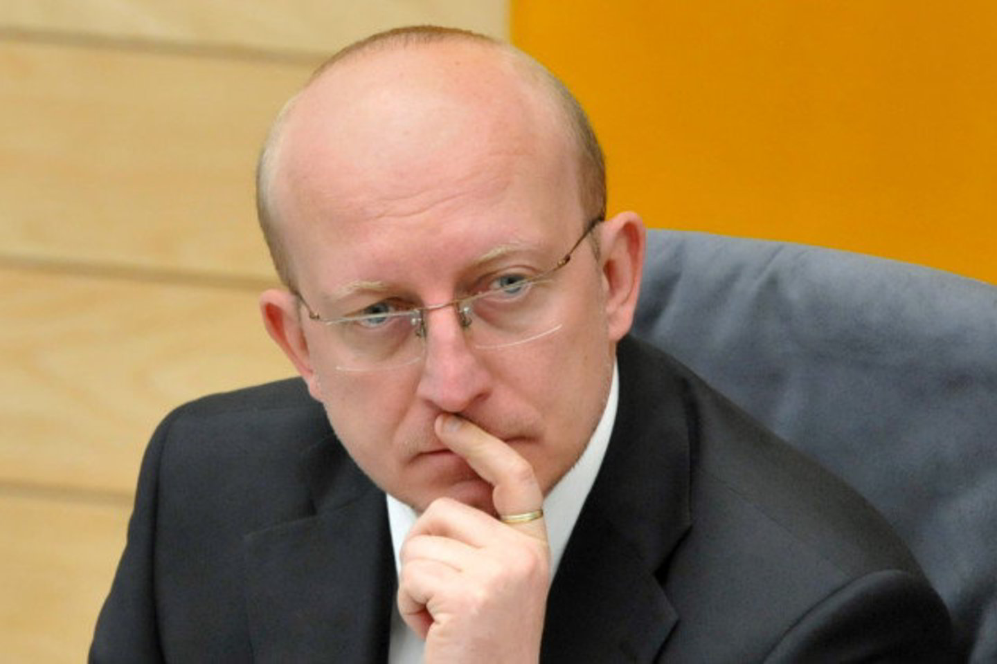A.Valinskas prie šachmatų lentos bandys pergudrauti kolegas iš Europos parlamentų.