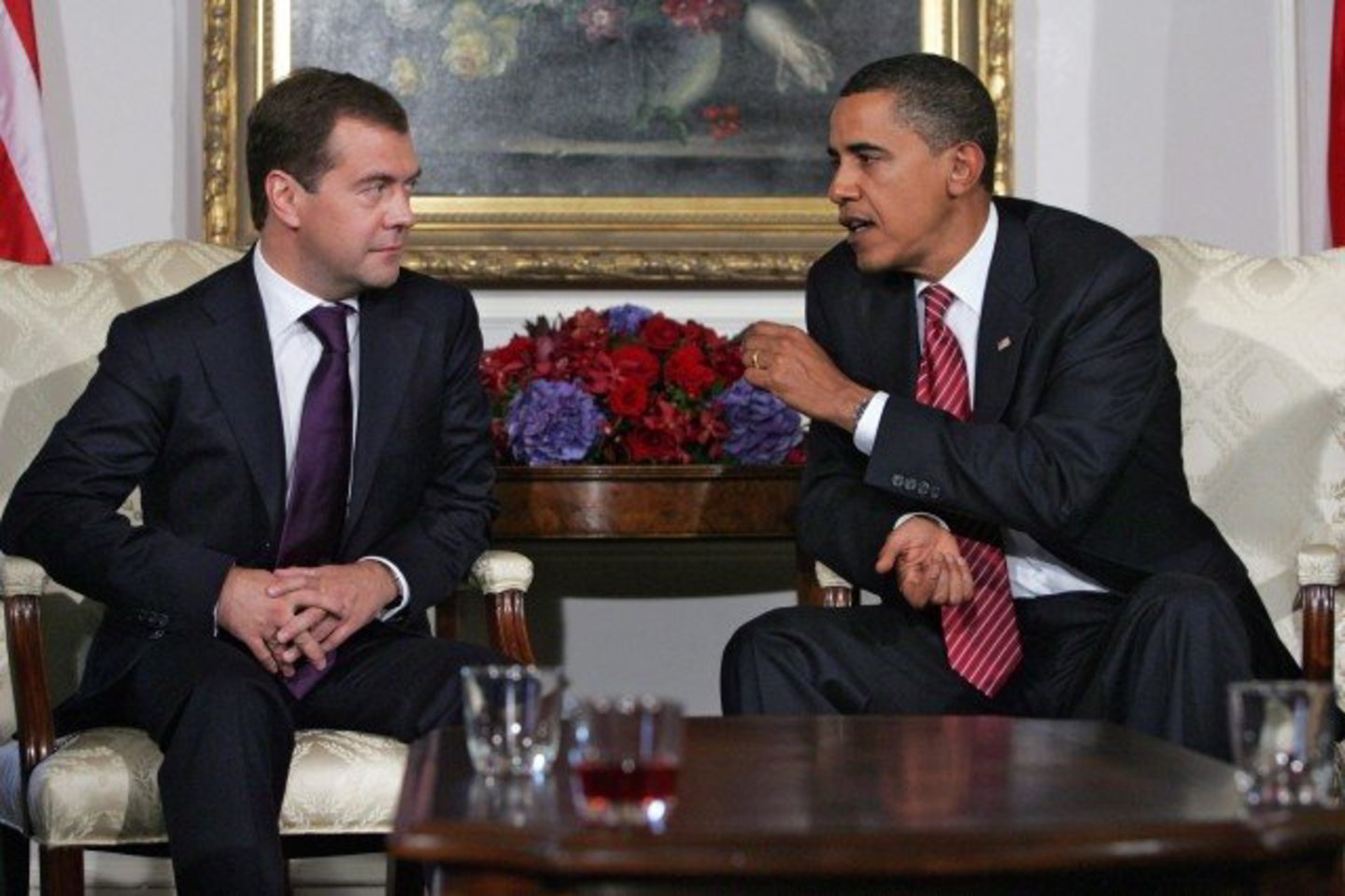 JAV prezidentas B.Obama ir Rusijos vadovas D.Medvedevas susitikime Niujorke buvo nusiteikę optimistiškai, kad šalims iki metų pabaigos pavyks susitarti dėl naujos branduolinio nusiginklavimo sutarties.