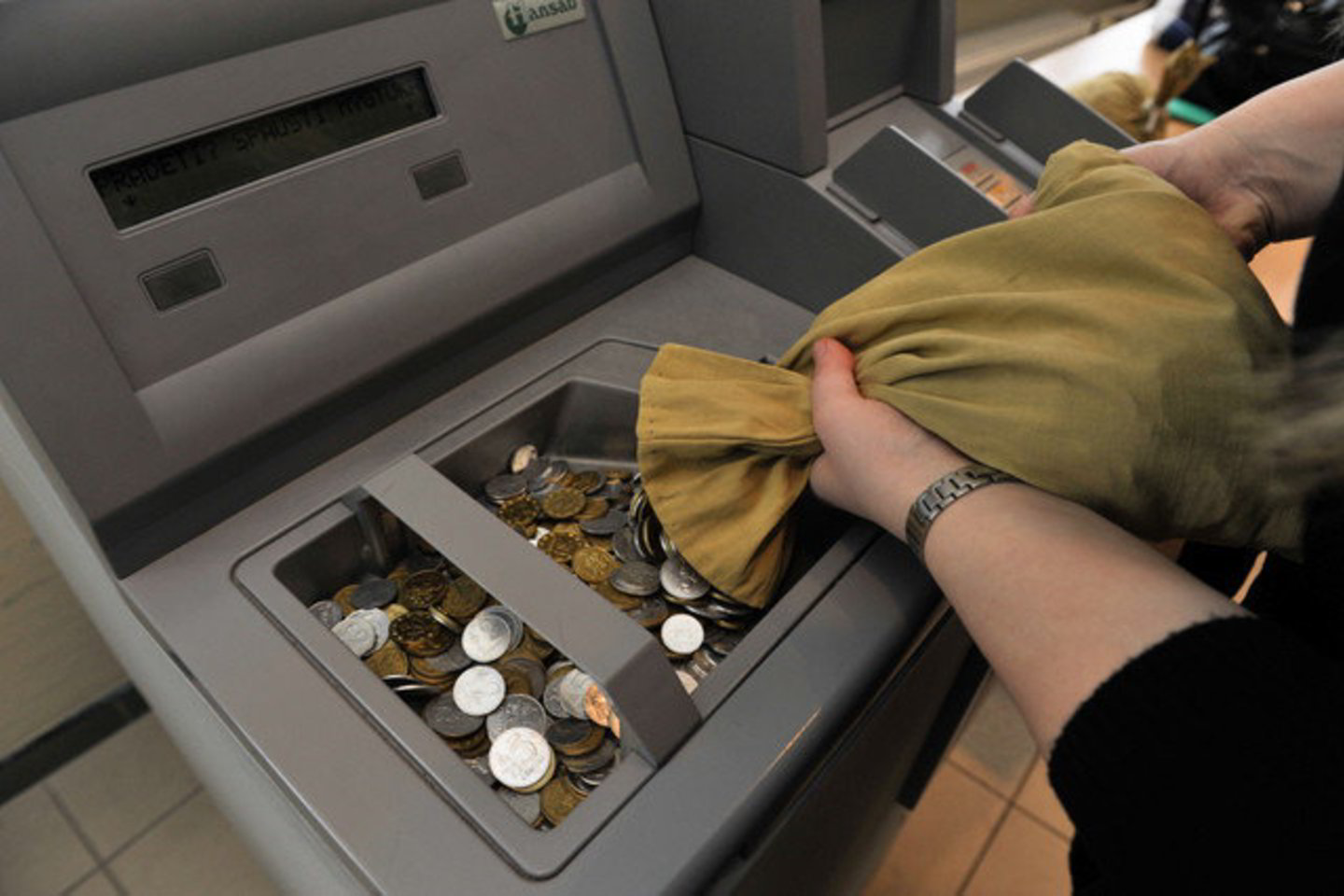 Valdžios sektoriaus deficitas sudarė 2 558,8 mln. litų, arba 2,8 proc. prognozuojamo šių metų BVP (91 058 mln. litų).