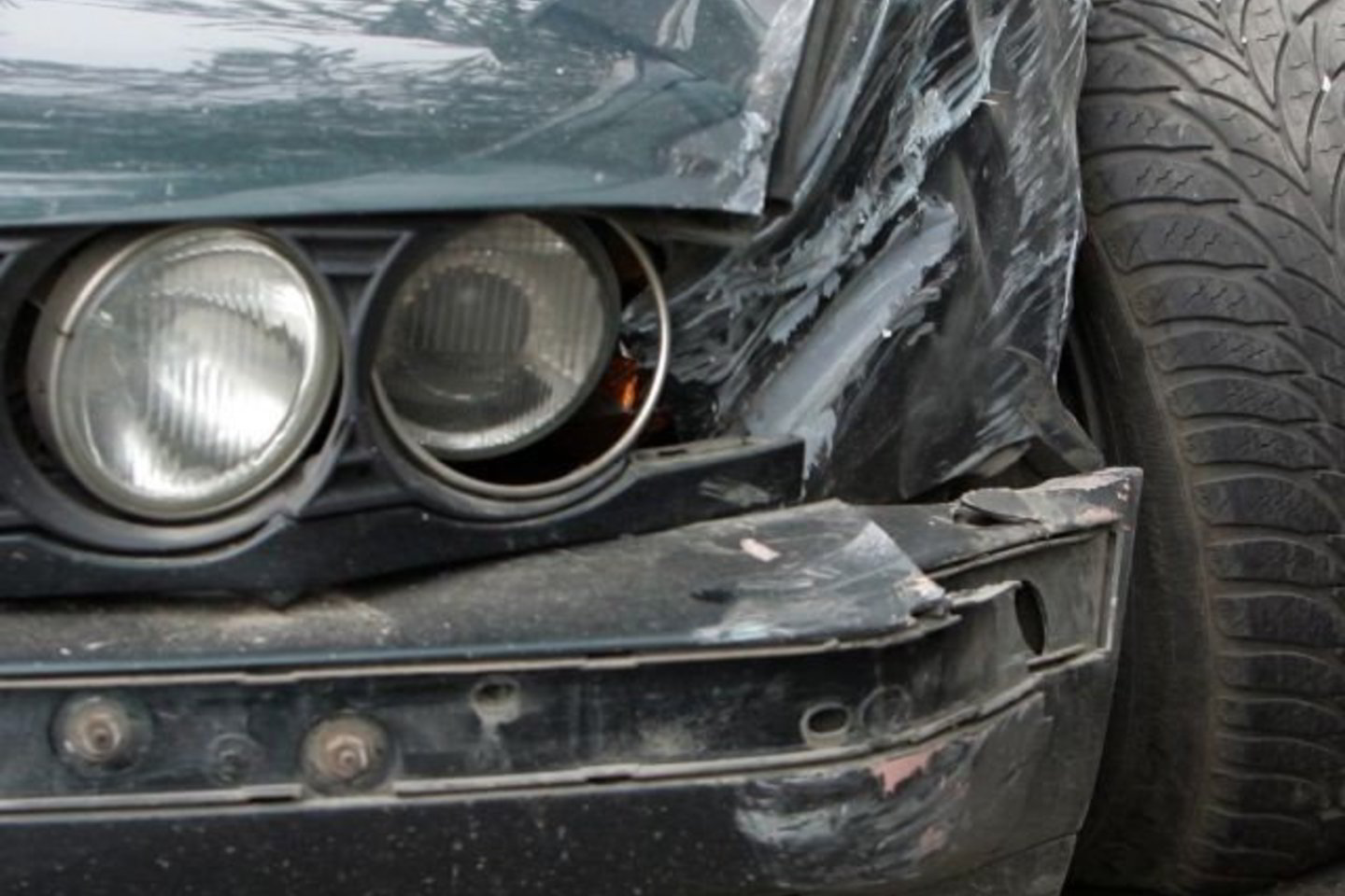 Pareigūnai uždarė BMW vairuotoją į areštinę.