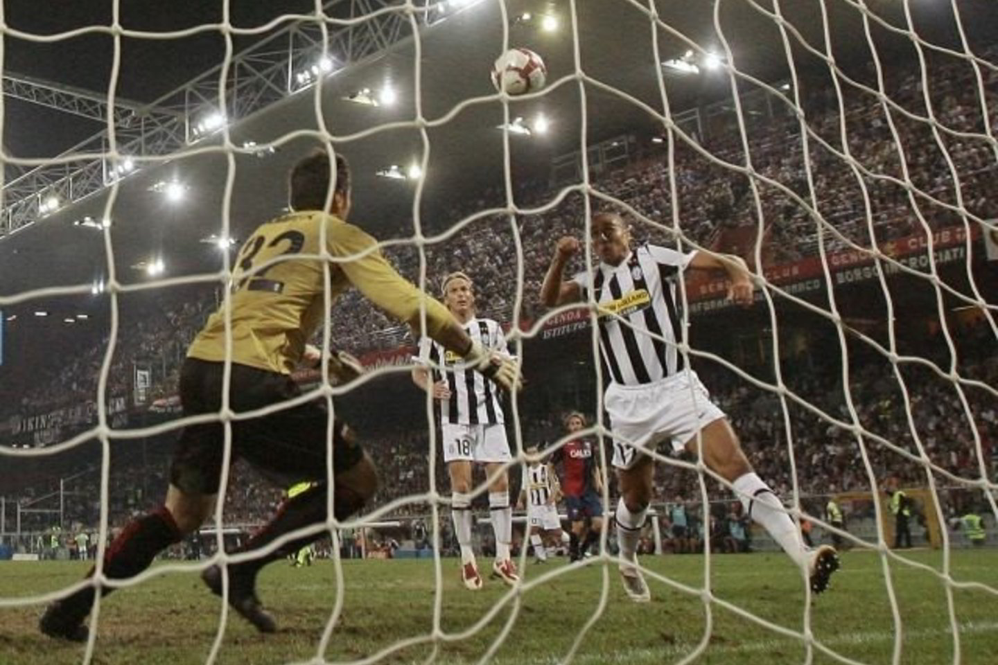 "Juventus" ekipai vieną įvartį pelnė D.Trezeguet'as.