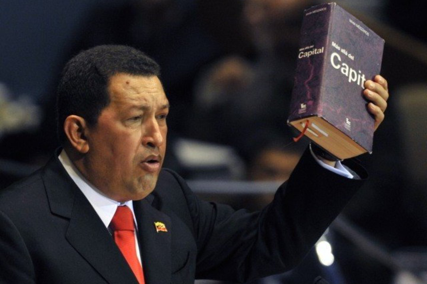 H.Chavezas į Niujorką atsivežė literatūros.