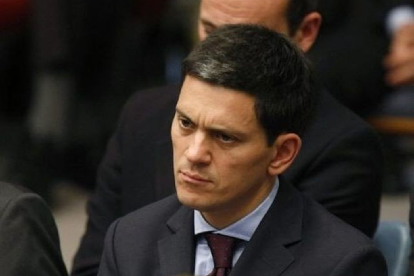 D.Milibandas tvirtina, jog „tik beprotis“ mėgins Irano problemą spręsti kariniu būdu.