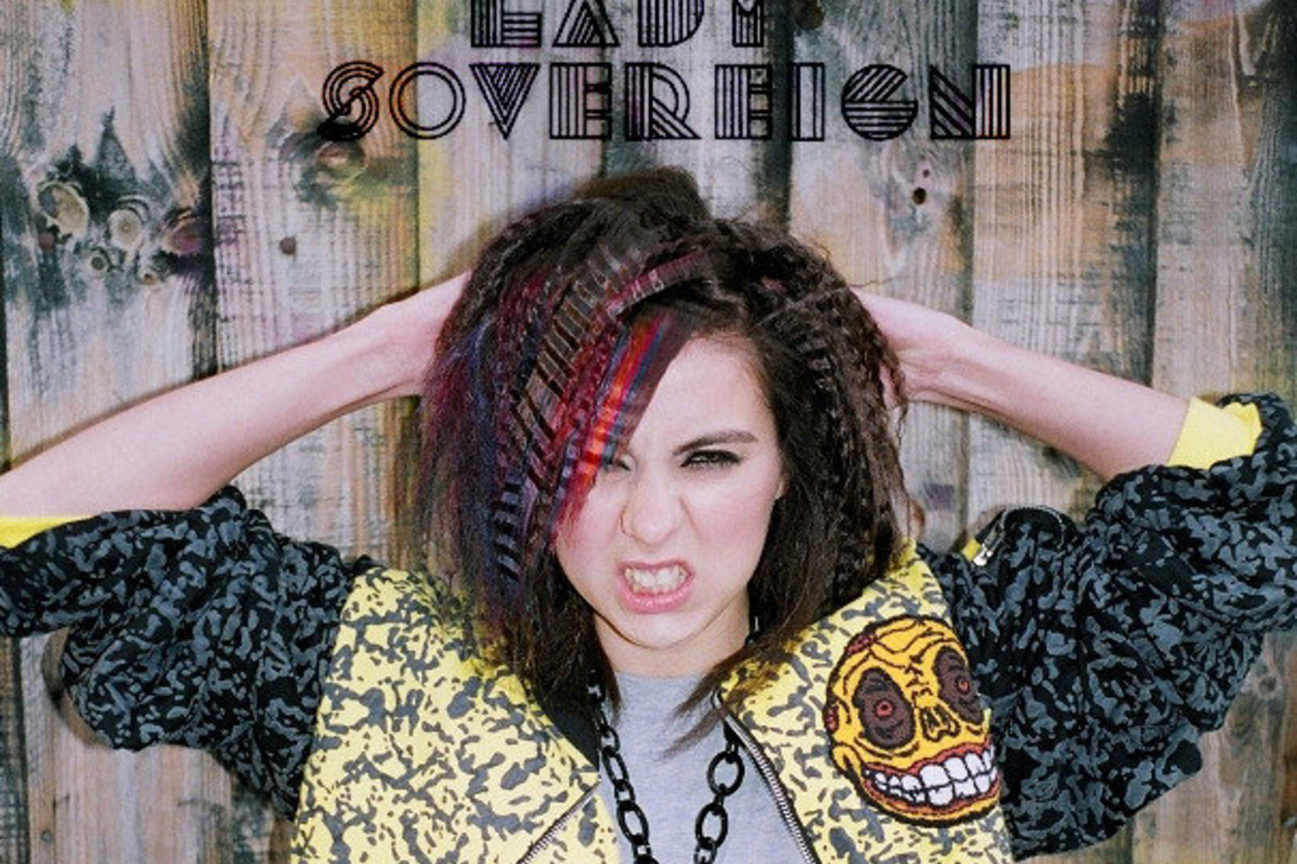 Lady Sovereign garsėja nevaldomu charakterių.