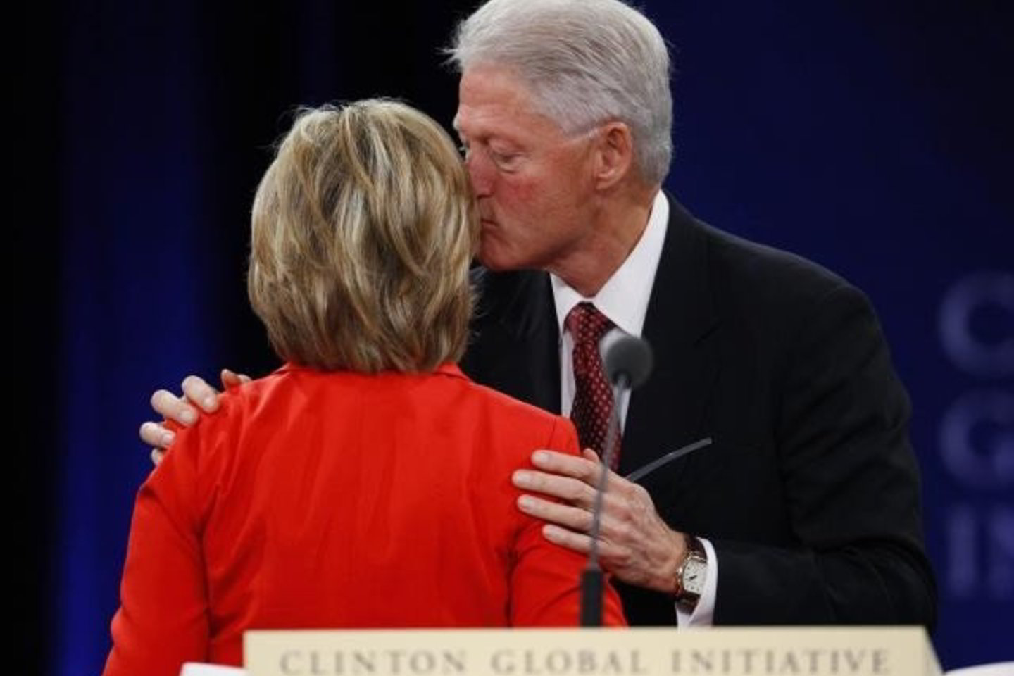 B.Clintonas didžiuojasi savo žmona.